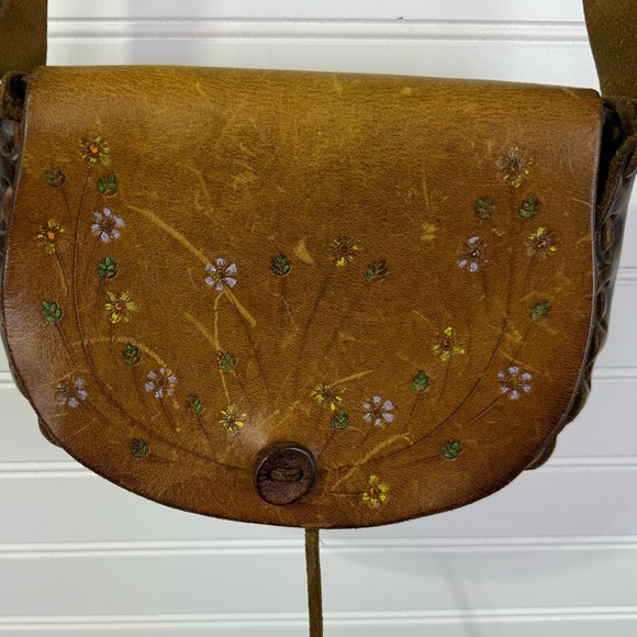 Vintage 70’s hand tooled leather floral purse. - Picture 10 of 11